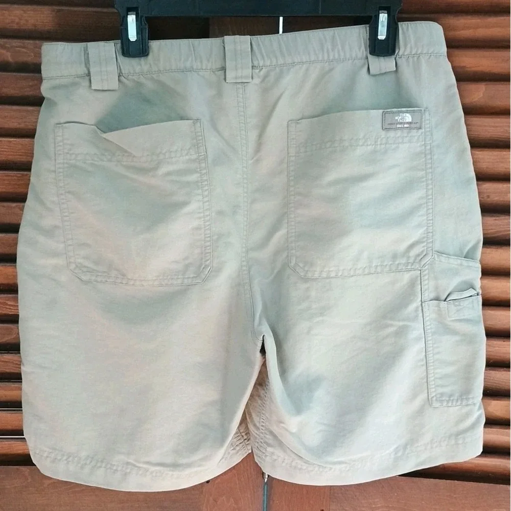 The North Face Men's Utility Shorts Size Medium Nylon Hiking Summer Beige‎